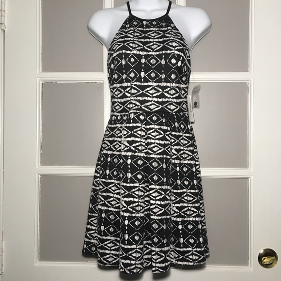 B. DARLIN IKAT DRESS - Picture 1 of 8